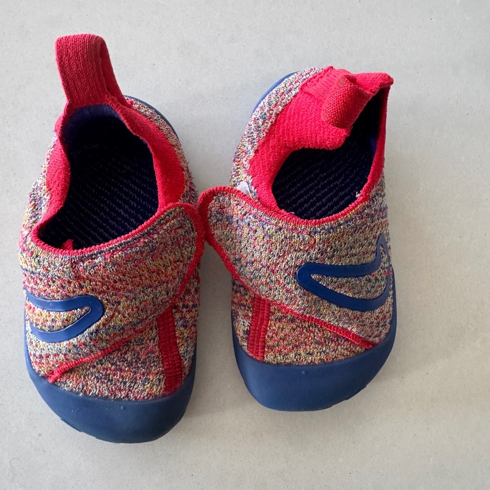 Nike swoosh 1 size 6c